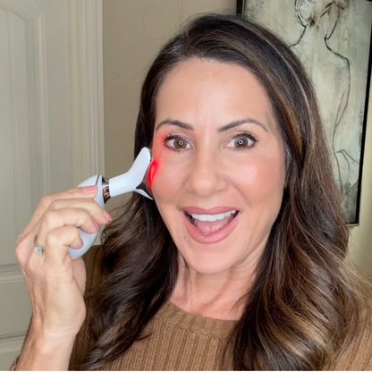 AuraESTHE 3'ü 1 arada LED Yüz Şekillendirici + 4 ÜCRETSİZ Hediye